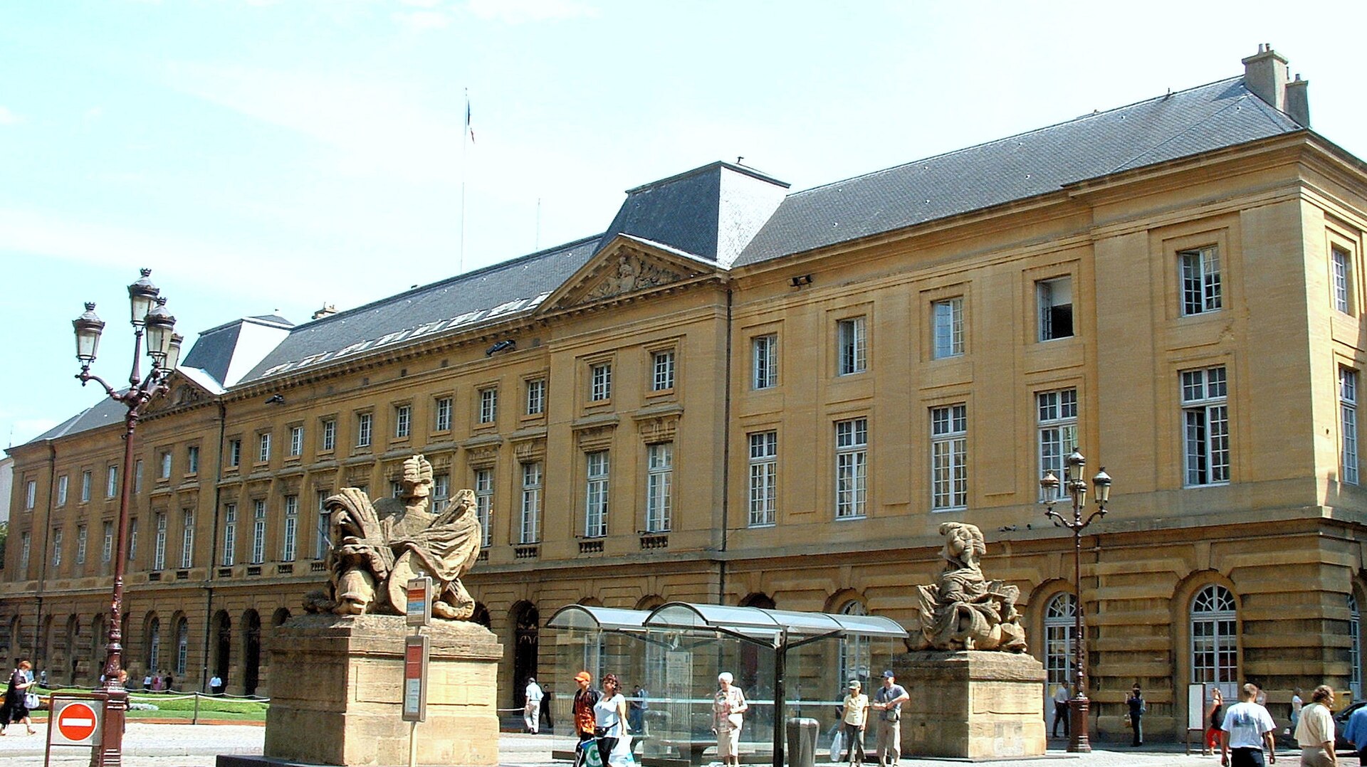 Hôtel de ville de Metz sur la place d’Armes, pierre claire