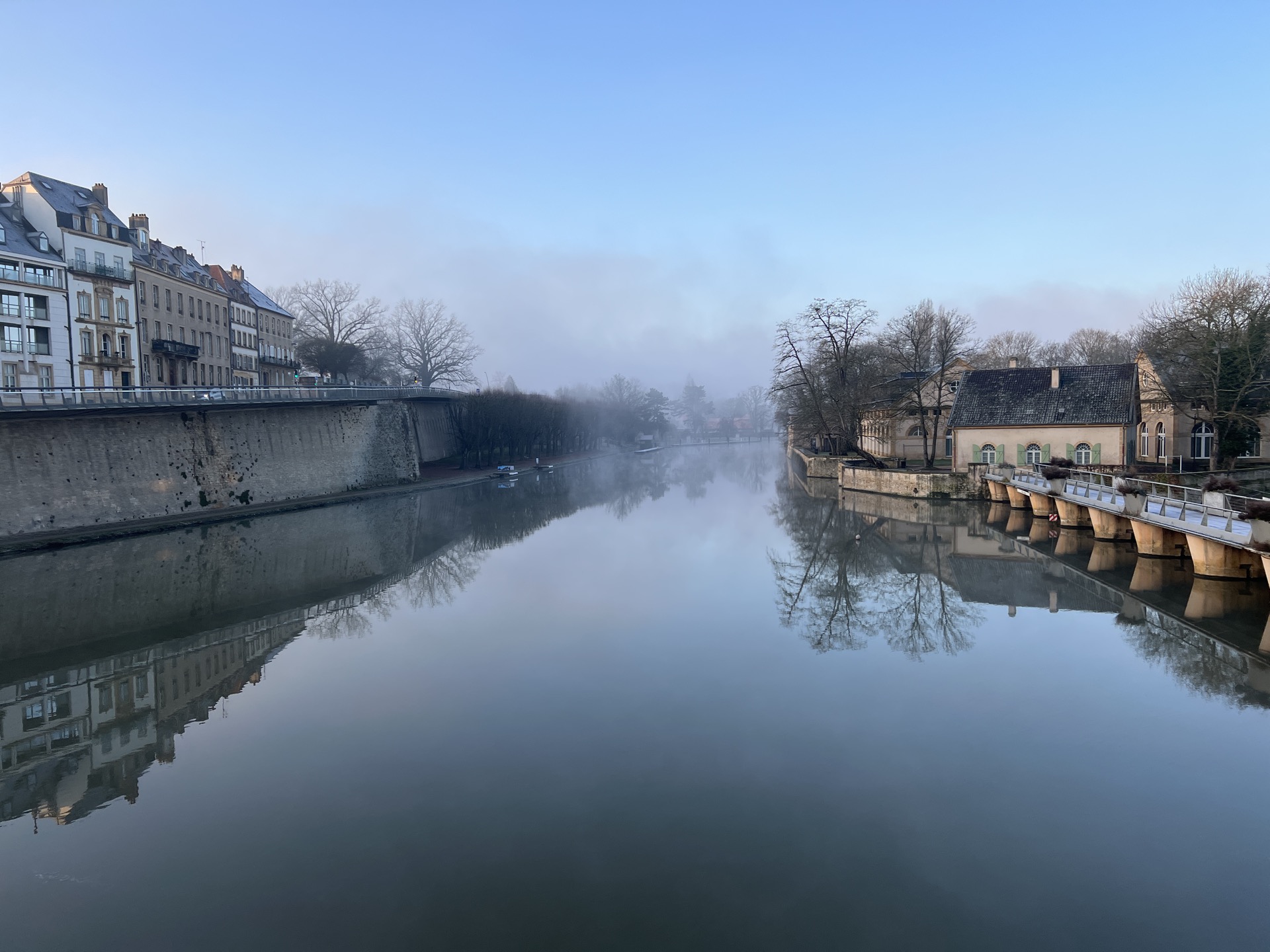 La Moselle vue depuis le Moyen Pont à Metz