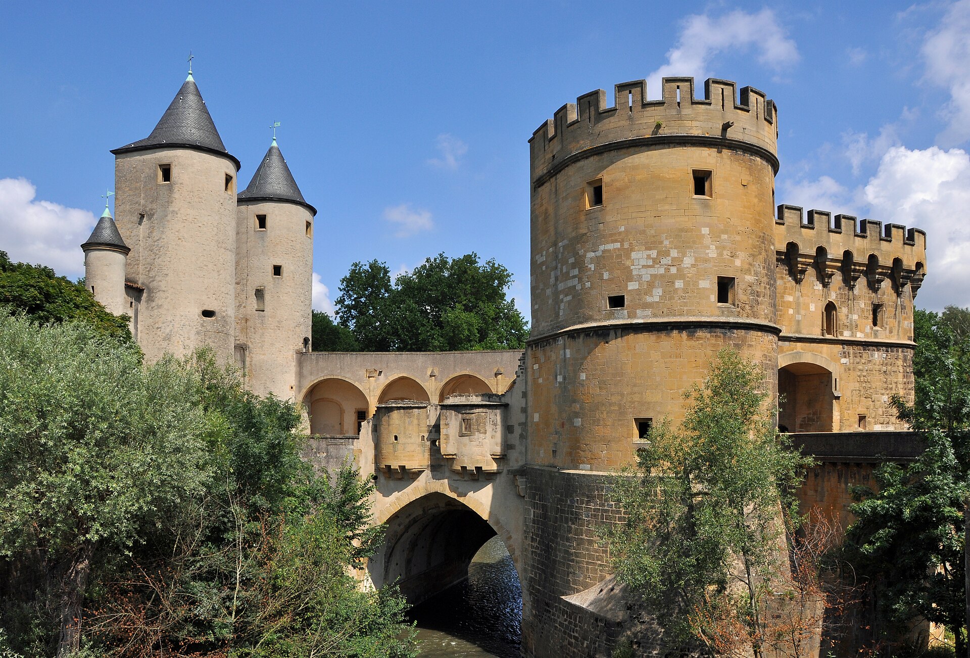 Porte des Allemands à Metz, pont-château sur la Seille